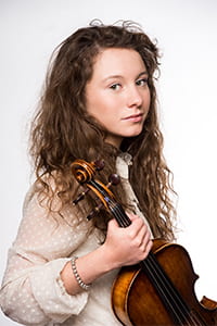 Agnieszka Podlucka, viola